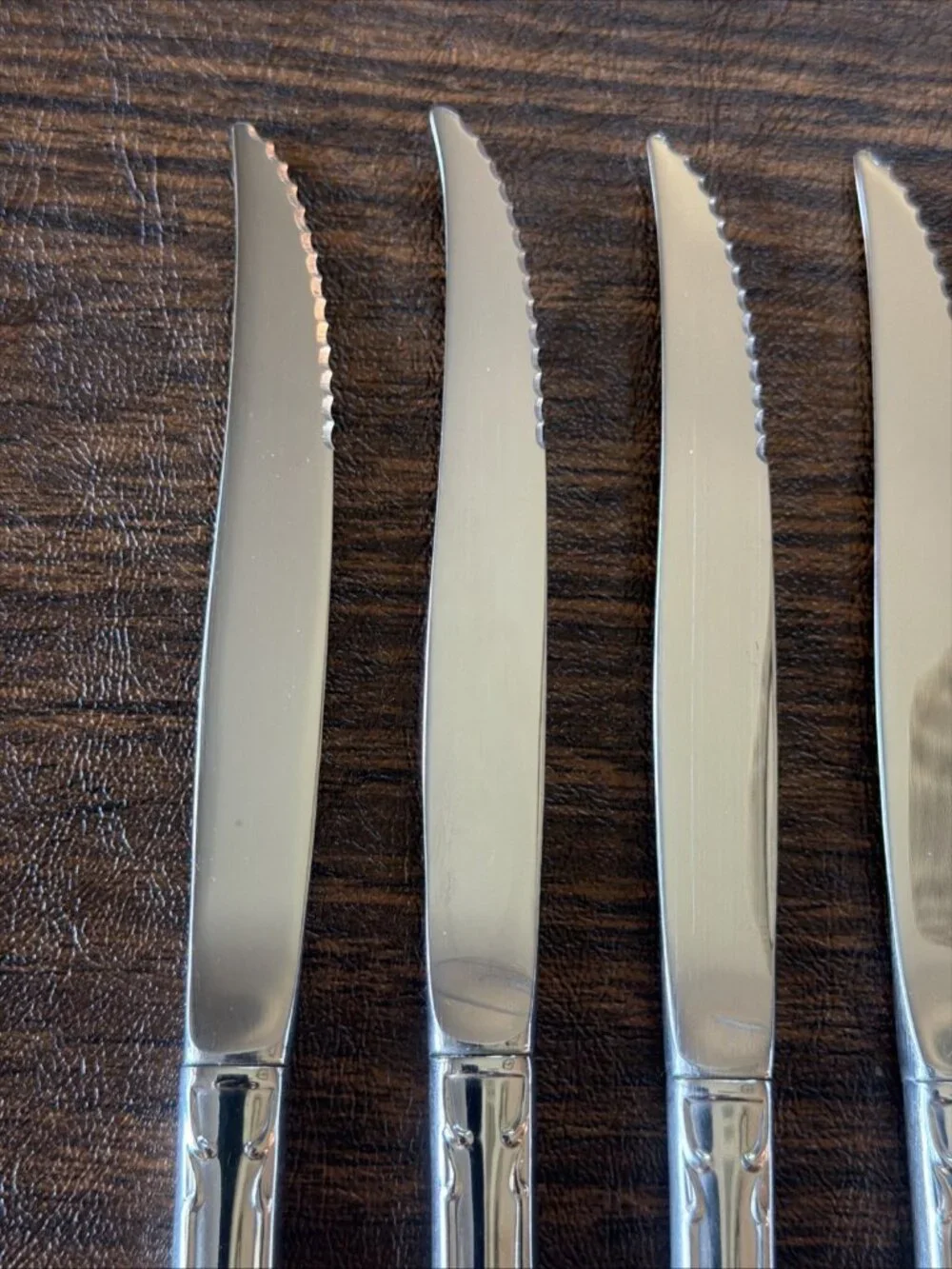 Set of 6 Oneida Community Chatelaine Stainless Hollow Handle Steak Knives 9-1/8